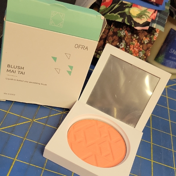 OFRA Blush Soft Tropical Orange 10g Compact w Mirror New In Box - Picture 1 of 5